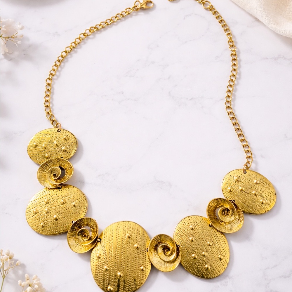 Elegant Gold Necklace